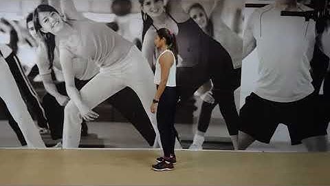 FLEXÃO DE JOELHOS UNILATERAL EM PÉ COM MINIBAND | POSTERIOR DE COXA EM CASA | PERNAS COM MINIBAND