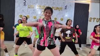 SUAVE ( KISS ME ) || NAYER FT  PITBULL MOHOMBI || ZUMBA || DANCE FITNESS || LIU STUDIO