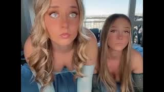 mujeres bailando en trajes de baño