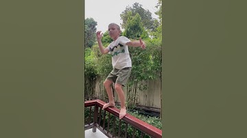 Танцую на перилах🕺#танцор#дети#танцы#ютубер#весело#ютуб #пхукет#compass302