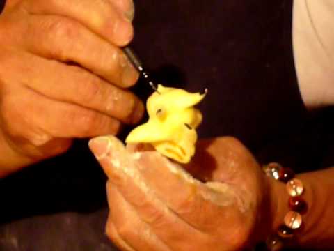 ピカチュウの飴細工 Japense Traditional Candy Work Of Pikachu Youtube ピカチュウの飴細工 Japense Traditional Candy Work Of Pikachu Youtube