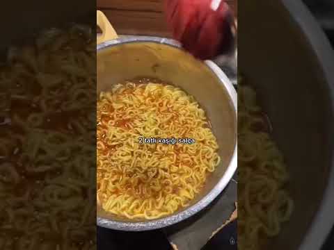 Kore Üsulü Noodle Tarifi | sebzeliye yapın ve bol acı koyun