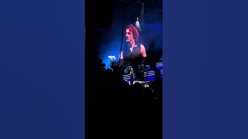 Thumbnail of Benson Boone presenting his NEW SONG "Mr. Electric Blue" to the crowd in Berlin | #unreleased