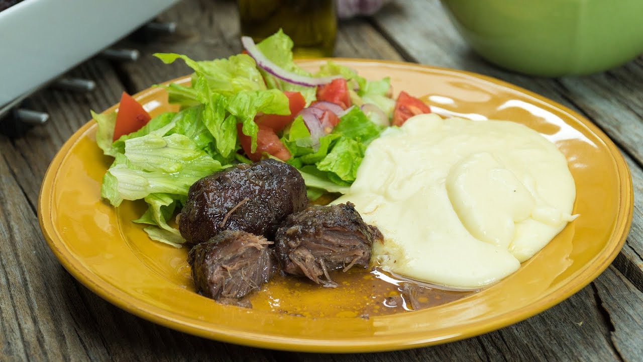 Receita Bochechas de porco assadas em vinho tinto