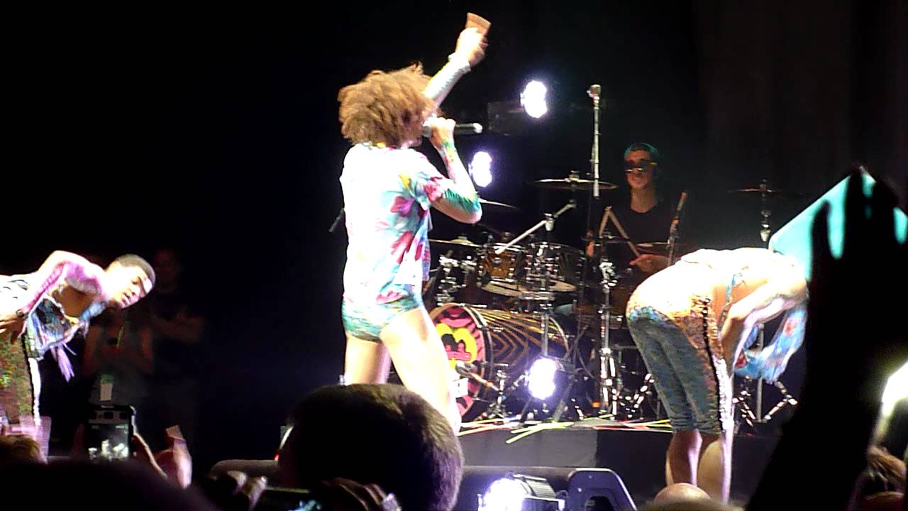 lmfao-sexy-and-i-know-it-live-in-portland-or-sept-11th-2011-youtube