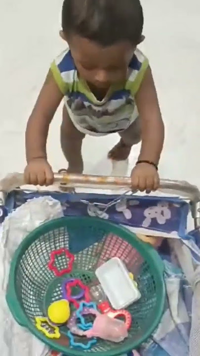 ma chinnodu chala kasta padutunnadu 😁# 9months old baby# kids funny short#cutebaby #youtubeshorts