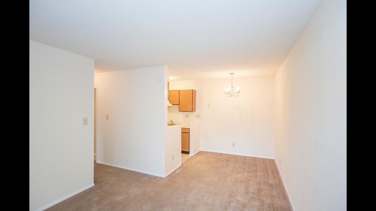 Colonial Apartments in Greensboro North Carolina 1BD 1BA Apartment For