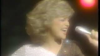 Barbara Mandrell performing her top 5 hit “Standing Room Only” on her tv show
