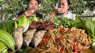 Download Lagu ซุปหน่อไม้ใส่งาใบขิงหอมๆ♨️ปลาทูทอดกรอบเนื้อหมูทอดแซ่บ😍กินข้าวกับแฟนแซ่บหลาย😍😍￼￼ MP3