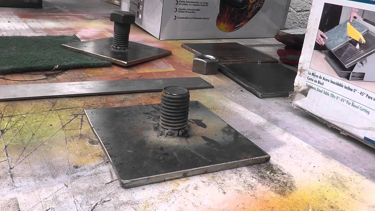 Haz fácilmente un soporte para libros metal wall art