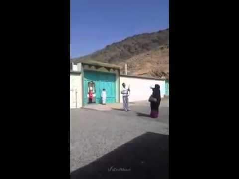 سعودي يرحب بجيت امه البيت
