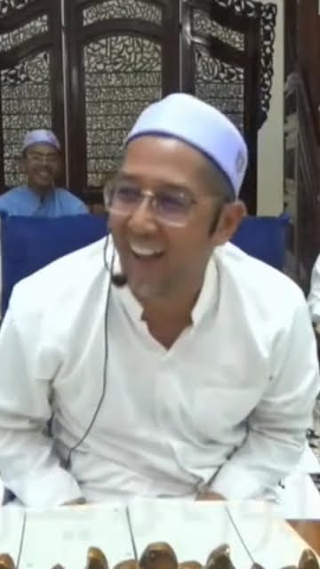 guru ahmad rifani kisah lucu guru zahri manangis dibari minum murid