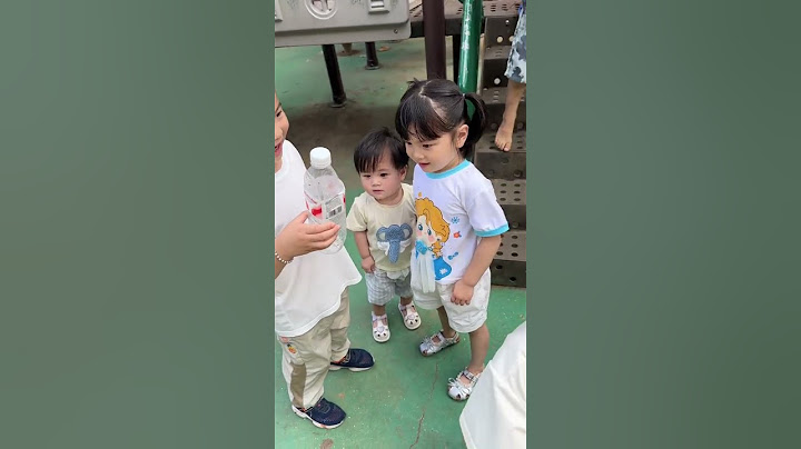 接姐姐放学她比老师还着急，生怕不是第一个