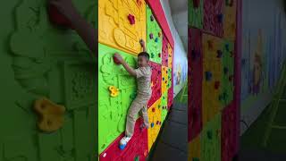 Wall climbing anak #playground #wall #wallclimb #wallclimbing #fyp