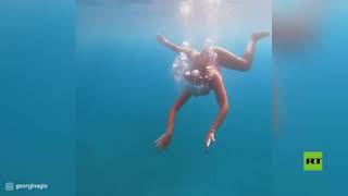 فيديو من تحت الماء.. صديقة كريستيانو رونالدو جورجينا  تغوص في مياه البحر