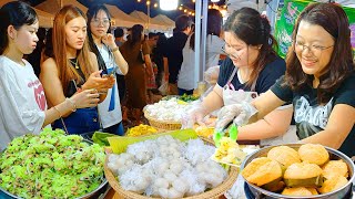 Most Famous Khmer Cake & Desserts at Night Market! Yellow Pancakes, & More - Cambodian Street Food