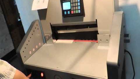 Digital controlled high precision paper cutting machine
