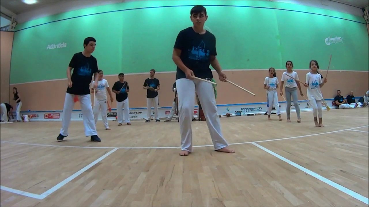 11 CAPOEIRA Madeira SHOW Maculele