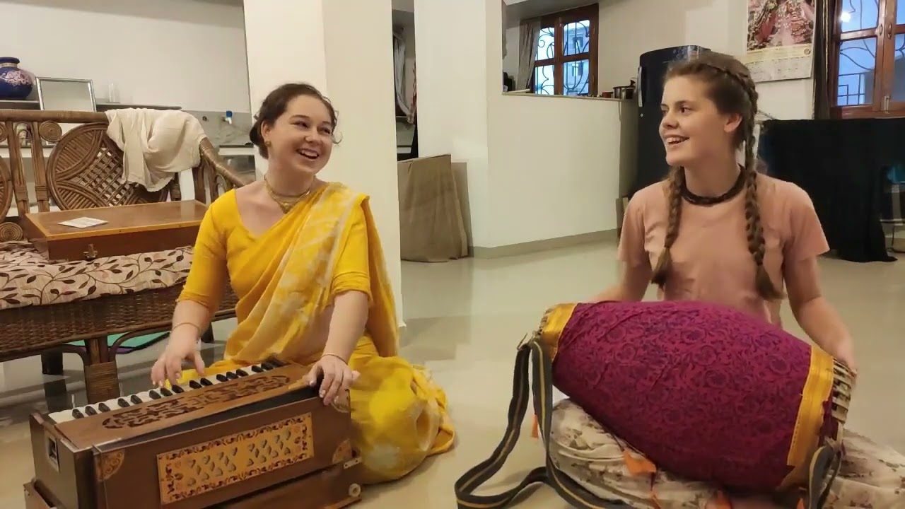 হরিনাম সংকীর্তন Hare Krishna kirtan, Anuradha Radha Madhava, sridham Mayapur Harinam sankirtan yajna