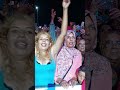 فتاة جميلة تخطف الانظار في سهرة الدوزي بالمضيق