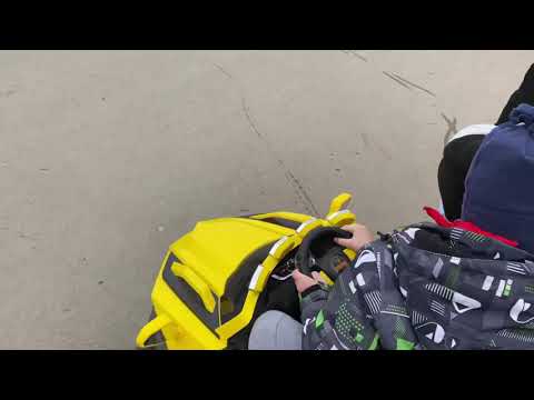 Dzmebi yviteli mankanit ძმები ყვითელი მანქანით