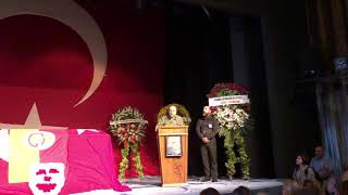 Enis Fosforoğlu Cenaze Töreni, Haldun Taner Sahnesi, Bora Ayanoğluun Konuşması Resimi