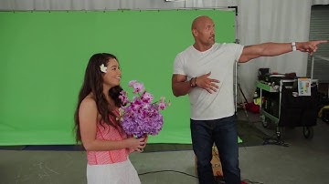 Moana: Behind the Scenes of Dwayne Johnson Meeting Auli’i Cravalho | ScreenSlam