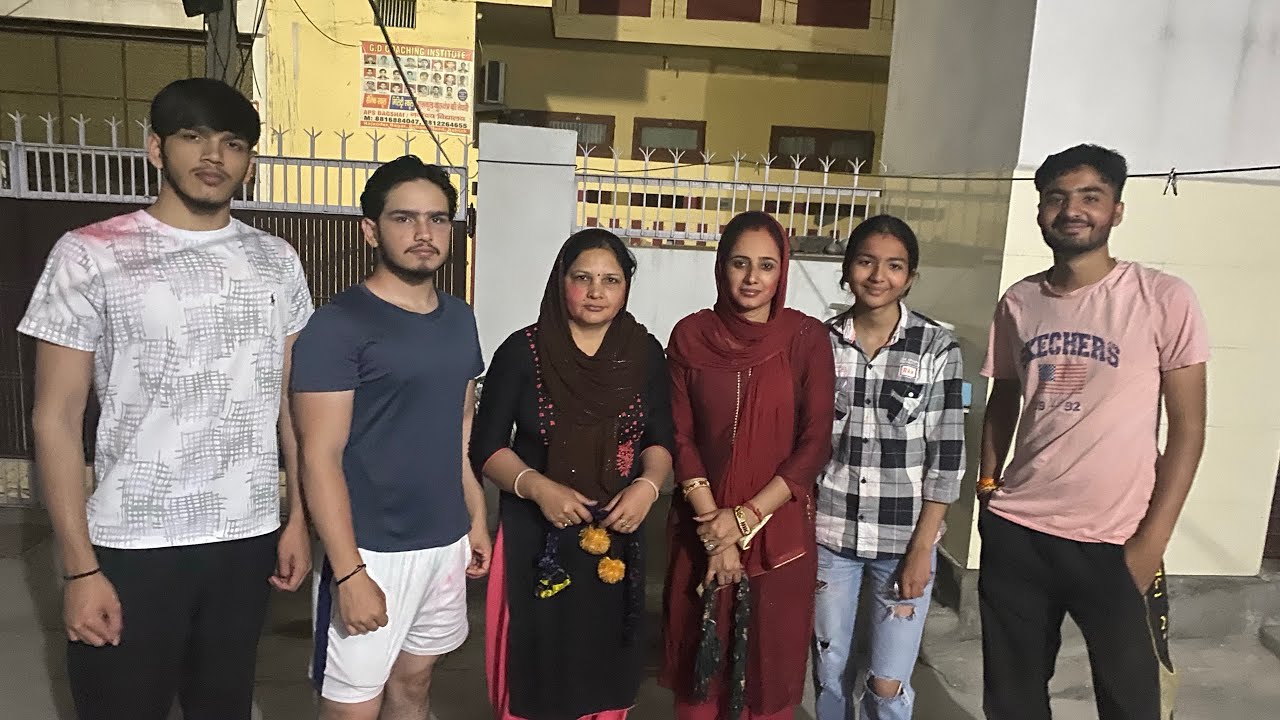 छोटी होली पर हमारे घर होली खेलने कोन आया 