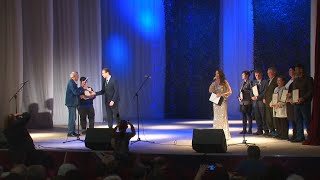 Благотворительный концерт в поддержку бойцов СВО прошёл в Бийске (10.12.24г., Бийское телевидение)