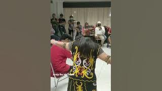 Pengobatan tradisional Ibu Ida Dayak