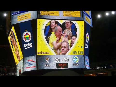 Kiss Cam'den keyifli görüntüler (dayıya dikkat😃) | Fener - Maccabi