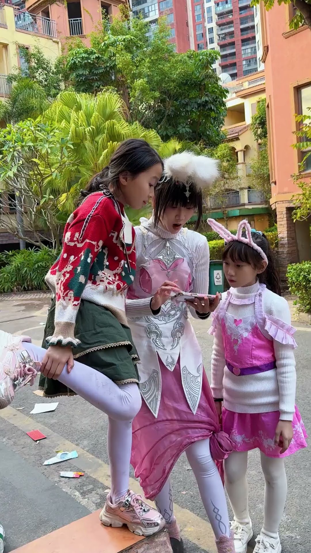 【斗罗大陆】可怜的小路飞被小丑绑架了，幸亏遇到了善良的小舞和唐舞桐姐妹！#斗罗大陆#唐舞桐#唐老六#小舞