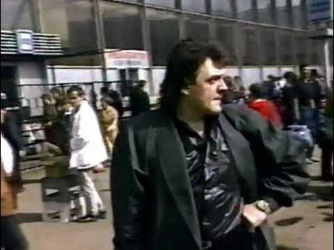 Слушать песню у курского вокзала. У курского вокзала песня. Кортик у курского вокзала. У курского вокзала мем. У курского вокзала стою я.