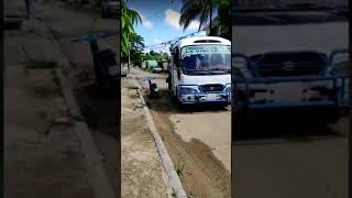 Guagua del conchos convertido en camión cisterna de agua solo en República Dominicana