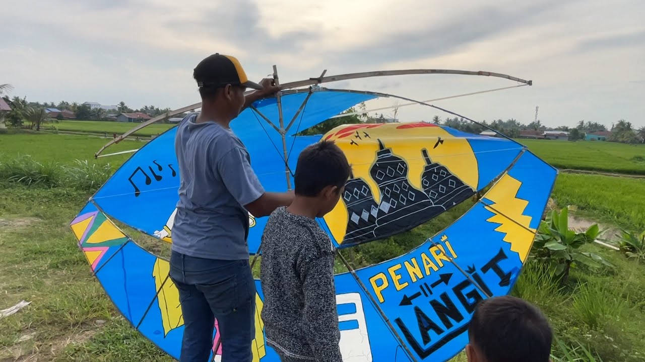 Apes pegon jatuh langsung sobek