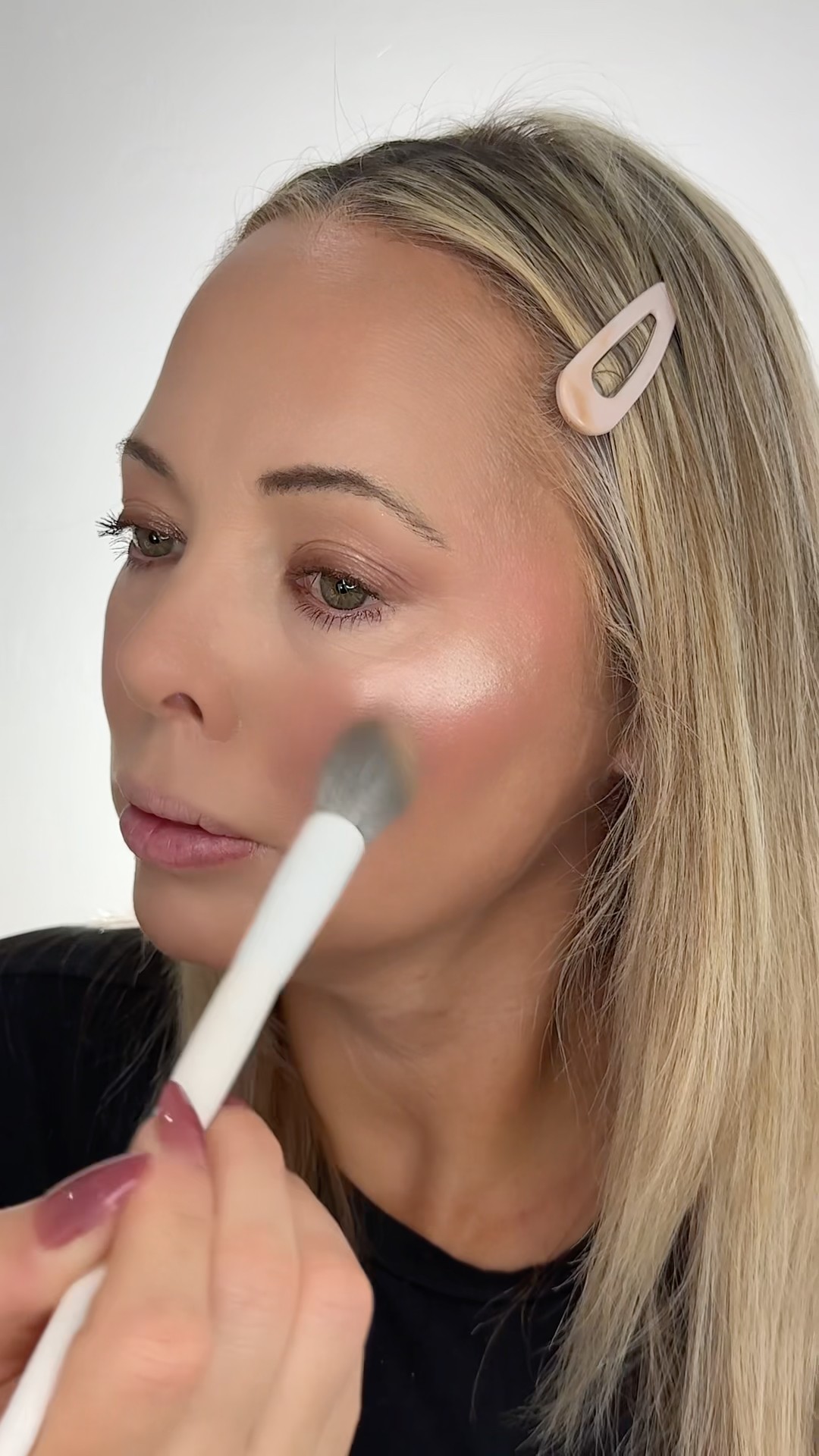 Rare Beauty Silk Touch Highlighter in Exhilarate Champagne 🥂 Gold‬