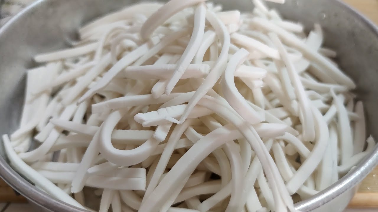 茨粉粉条 Homemade Tapioca Noodles 吃腻了面条，来个自制茨粉粉条，筋道爽滑，吃过回味无穷 - Wong's ...