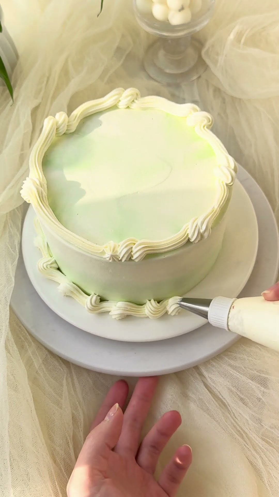 Western pastry baking training, step-by-step teaching, daily life of bakers, cream decoration