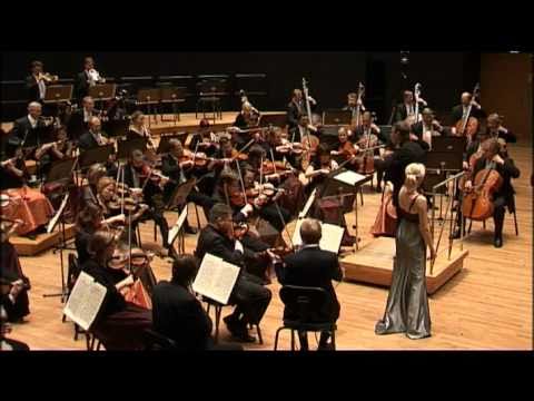 Elina Vähälä playing Bruch's Violin Concerto No. 1