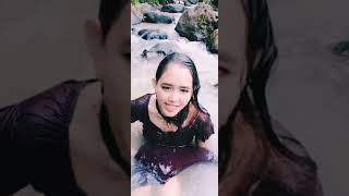 Gadis Cantik Live Tiktok Mandi Di Sungai Pake Daster