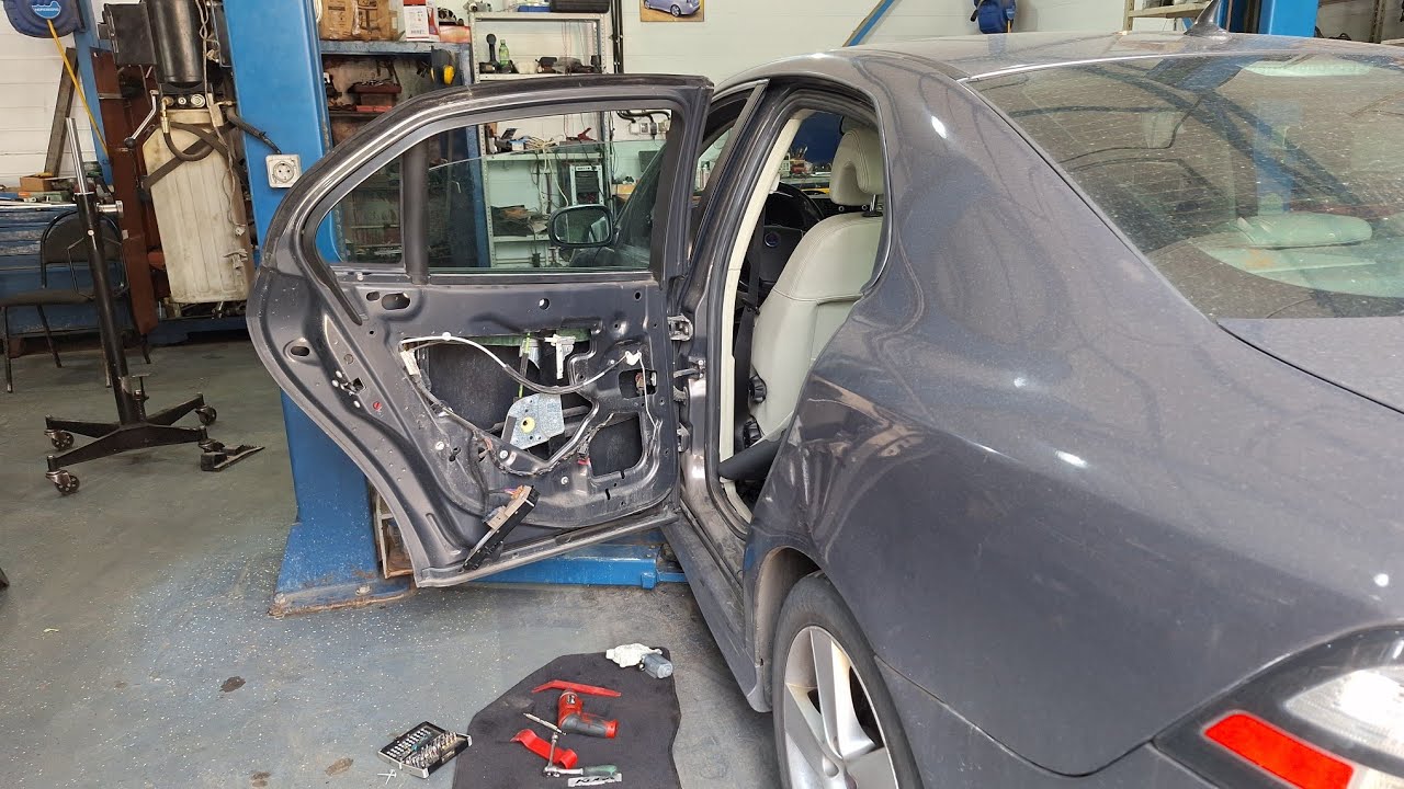 #309 SAAB 9-3: ремонт левой задней двери, замена замка правой задней двери и ремонт левого зеркала