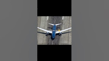 Pilots view 🗿 #airbusboeingaviation #aviation #avgeek #boeing #airport #landing #airplane #fyp
