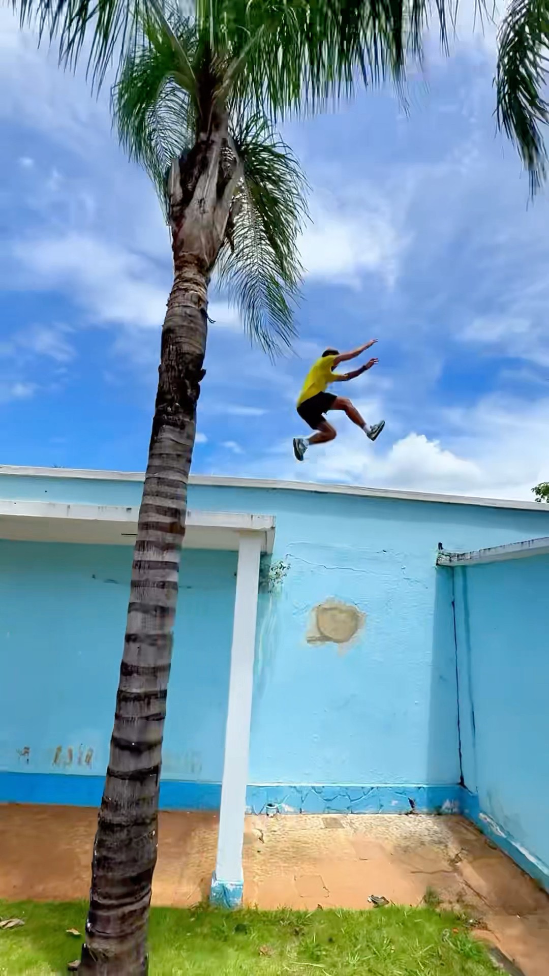 Spiderbritto fazendo parkour