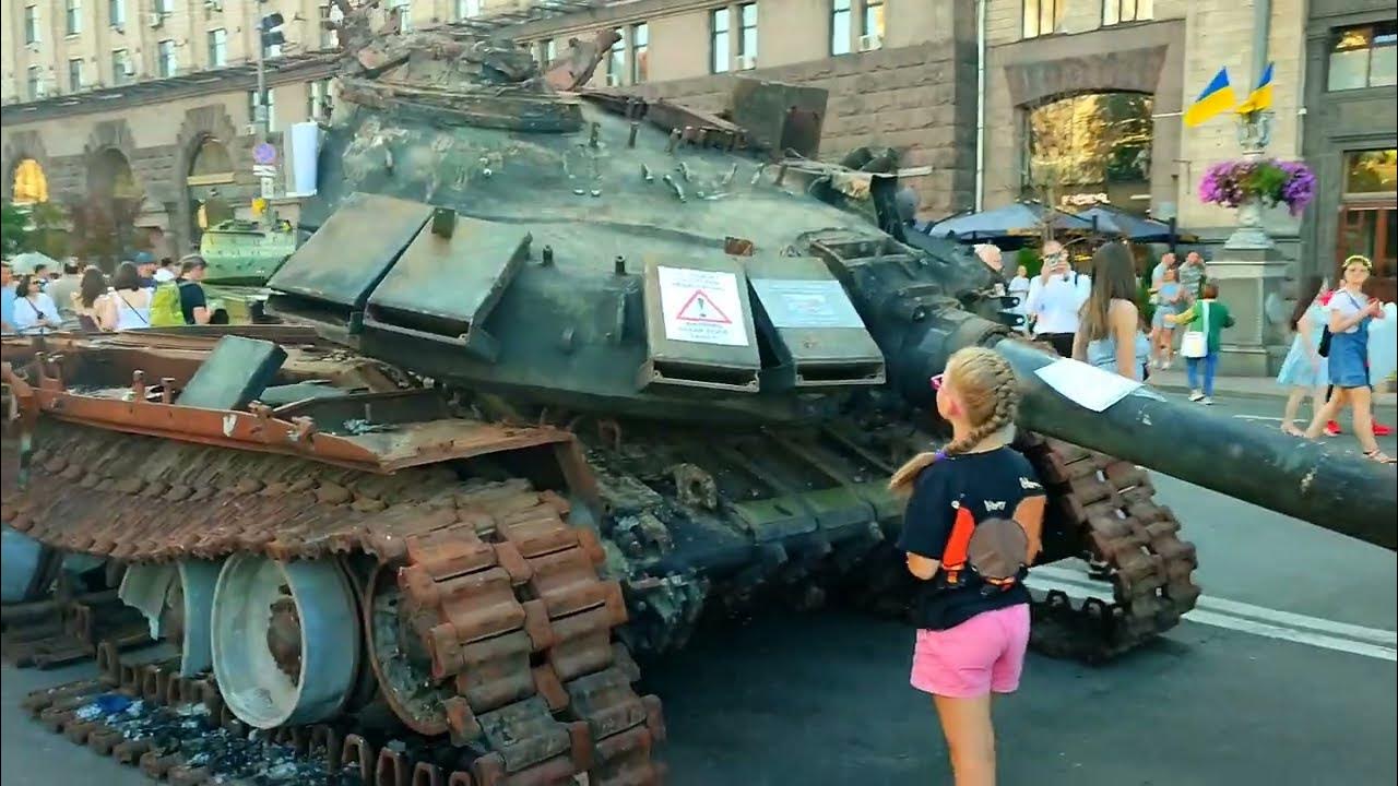 Выставка подбитой техники в спб