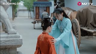 The legal wife,fearing the rise of the concubine,publicly kneels down and begs the girl for help.