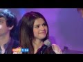 Selena Gomez-Naturally-(en vivo)