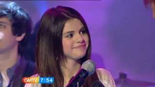 Selena Gomez-Naturally-(en vivo)