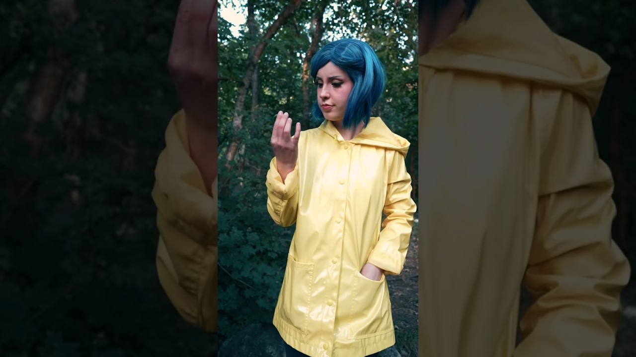 In another reality… 💙🐈‍⬛💚🧸 - Coraline and Wendell & Wild cosplay w/ @kurlismagicaljourney