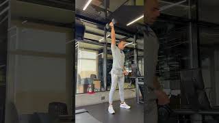 Single arm dumbbell hang cluster