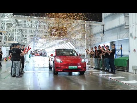 GLOBALink | Tesla Shanghai factory achieves milestone with 2 mln cars produced